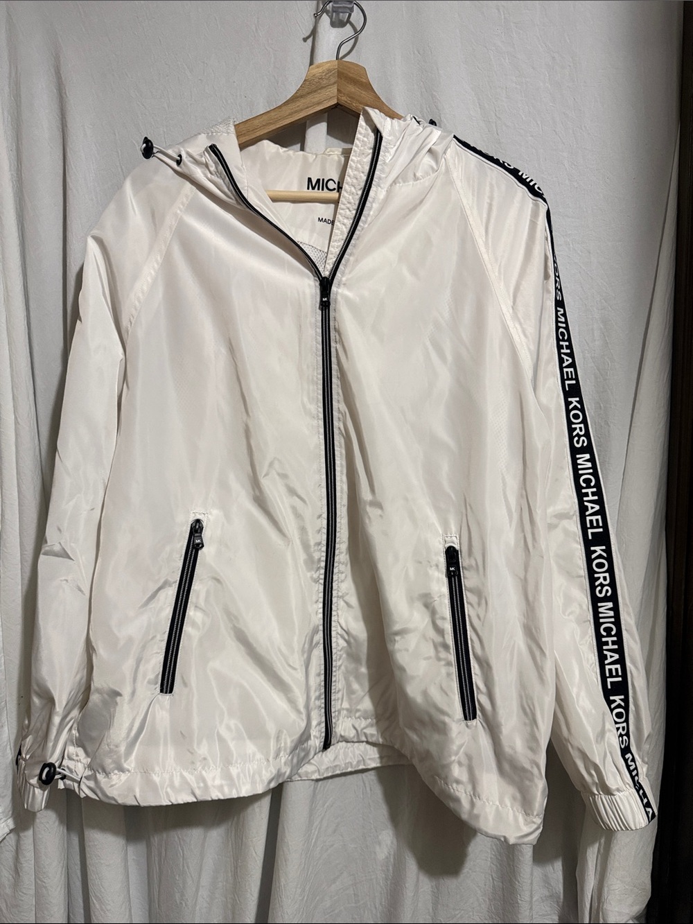 Michael Kors White Hooded rain Jacket with Black Trim